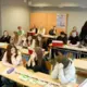 Nīderlandes viedtālruņu aizliegums skolās uzlabo mācības un savstarpējo saskarsmi