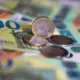 Noguldītāju dilemmas: Latvijas lielākās bankas samazina krājkontu procentu likmes, reaģējot uz ECB lēmumiem