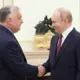Orbāna Priekšvēlēšanu Kampaņa: Agresija Pret Ukrainu un Kremļa Ēna Pār Ungāriju