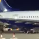 Panika "ryanair" lidmašīnā maļorkā: 18 pasažieri gūst traumas viltus ugunsgrēka trauksmes dēļ