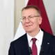 Prezidenta edgara rinkēviča joks par lietaino vasaru iekaro tautas sirdis un apliecina humora spēku