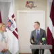 Prezidents un premjere vienojas par klusumu budžeta veidošanas gaitā: smagi lēmumi aizkulisēs