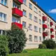 Reģionu Mājokļu Krīze: Jauni Īres Dzīvokļi kā Cerības Stars Latvijas Izaugsmei
