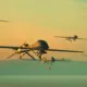 Revolūcija Kaujas Laukā: Lielbritānijas AI Droni “Mūļi” Pavadīs “Apache” Helikopterus