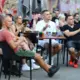 Rīgas naktsdzīve kļūst drošāka: Tallinas ielas kvartāls ievieš glāžu vāciņus pret sazāļošanu
