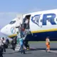 Ryanair Ievieš Milzu Sodu par Agresīvu Uzvedību: Aviokompānijas Atbildes Gājiens Nepaklausīgajiem Pasažieriem