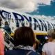 Ryanair Priecē Ceļotājus: Palielināta Bezmaksas Rokas Bagāža Saskaņā ar Jaunajiem ES Noteikumiem