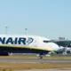 Ryanair pāriet uz digitālajām iekāpšanas kartēm: Ko pasažieriem jāzina?