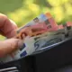 Saeima gatavojas atteikties no amatpersonu mēnešalgu publiskošanas – Tiesībsargs saskata Satversmes pārkāpumus