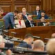 Saeimā valda politisks drāmas: Stambulas konvencija un vēlēšanu tuvums sakarsē debatēs par budžetu