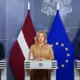 Siliņas Stingrā Stāja: Vai Valdības Stabilitāte Patiešām Nenozīmē Paplašināšanos?