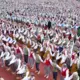 Sirds pukst dejas ritmā: "Es atvēru Laimes dārzu" pulcē tūkstošiem dejotāju Daugavas stadionā