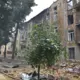 Sīvi uzbrukumi visā Ukrainā: Kremenčuka smagi cietusi, Kijiva attīsta jaunu aizsardzību pret masīviem triecieniem