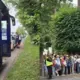 Skandāls mežaparkā: "Rīgas satiksmes" autobuss ar beigušos tehnisko apskati aptur Dziesmu svētku dalībnieku mājupceļu