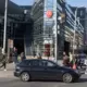 Šokējoša laupīšana Rīgas lombardā: Pārdevējai uzlej benzīnu, nozog rotaslietas, aizdomās turētais aizturēts