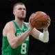 Šokējošs Pārliecinātības Sprādziens: "Celtics" Aktīvi Meklē Iespējas Aizmainīt Kristapu Porziņģi Finansiālas Pārveides Vārdā