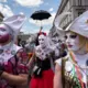 Spītējot Aizliegumam: Desmitiem Tūkstošu Maršē Budapeštas Praida Gājienā par LGBT Tiesībām