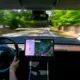 Tesla samazina izmaksas: jaunajos Model 3 un Model Y vairs nav FM radio