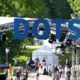 Tiešraide no Cēsīm: Sarunu festivāls LAMPA Atdzīvina Dialogu ar Neražu Stāstiem un Politiķu Disko