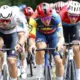 Toms Skujiņš kaldina vēsturisku komandas uzvaru tūres de franču astotajā posmā
