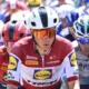 Toms Skujiņš sekmē Džonatana Milana satriecošo debijas uzvaru “Tour de France” posmā
