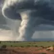 VIDEO. Ārona Džeidžaka unikālais iemūžinājums: Nebraskas tornado pilnais dzīves cikls 360 grādu skatā