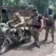VIDEO: Krievu okupanta "uzvarošais" motocikla trieciens kokā – propagandas un realitātes sadursme