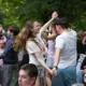 Vērmanes dārzā virmo dziesmu un deju svētku sirds: no folkloras ritmiem līdz "Rikšu" nevaldāmajai postfolka enerģijai