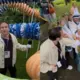 Vērmanes dārzs xiii Latvijas skolu jaunatnes dziesmu un deju svētkos: kur "Latvijas vardes un frikadeļu zupa" atklāj festivāla dvēseli