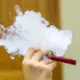 Veselības inspekcija aizliedz desmitiem e-cigarešu produktu un uzliek sodus gandrīz 12 000 eiro apmērā