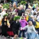 Visā Latvijā Dārd Jāņu Līksme: No Seno Rituālu Maģijas Līdz Mūsdienu Atslodzei