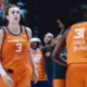 WNBA Ugunsgrēks: Rupjš Grūdiens Pret Keitlinu Klārku Un Latvijas Pēdas Zvaigznes Karjerā