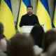 Zelenskis: Pasaulei ir spēks apturēt teroru Ukrainā – cerības stars nežēlīgā kara ēnā