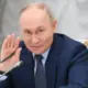 Žurnālists Hristo Grozevs norāda "dienu", kad varētu tikt novākts Putins: Pamiers bez uzvaras būtu fatāls spriedums