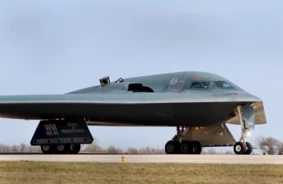 ASV Stratēģiskie B-2 Bumbvedēji Klusajā Okeānā: Klusais Drauds Izraēlas-Irānas Konflikta Ēnā