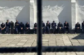 Aiz restēm un propagandas tīklos: krievu karagūstekņi atklāj savus motīvus karot Ukrainā