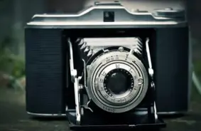 Aizturēta Igaunijas pilsone pie Zviedrijas jūras spēku štāba: Kas slēpjas aiz slepenās bāzes incidenta?