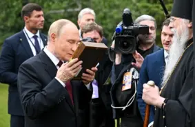 Aļaskas arhibīskaps lūdz piedošanu par tikšanos ar Putinu: morālā krīze un baznīcas dilemmas