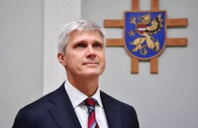 Aleksandrs Bartaševičs Atgriežas Rēzeknes Mēra Krēslā: Pilsētas Finanšu Krīzes un Vēlētāju Uzticības Dilemmas