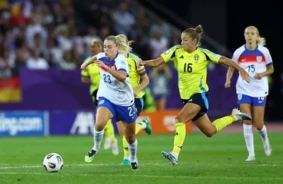 Anglijas futbolistes triumfē Cīrihes drāmā un sasniedz Eiropas čempionāta pusfinālu