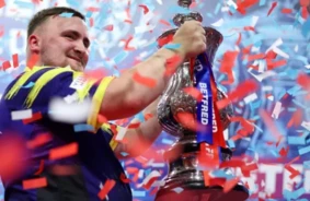 Astoņpadsmitgadīgais Lūks Litlers triumfē "World Matchplay" un iegūst vēsturisko Trīskāršo kroni šautriņu mešanā