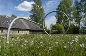Atkalāčojums: laikmetīgās mākslas spēles ar Veidenbauma garu un vēsturi Kalāčos