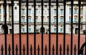 Atklāts, kāpēc princis Viljams gadiem neieredzēja savu tēvoci princi Endrjū