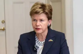 Baiba Braže CNN ēterā sniedz vēstījumu Trampam pirms tikšanās ar Putinu Aļaskā