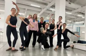 Bauhaus karnevāls "Zuzeum": aicinājums radošai brīvībai un mākslas baudījumam