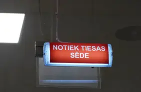 Bijušajam "Baltnews" satura veidotājam 8140 eiro sods par ES sankciju pārkāpšanu