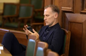 Bijusī Saeimas zvaigzne Aldis Gobzems jeb Arigo Toro stāsies tiesas priekšā par izspiešanu un neslavas celšanu