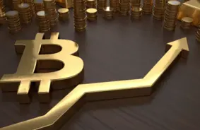 Bitcoin sasniedz jaunu rekordu: vērtība pārsniedz 125 000 USD, tirgus prognozes optimistiskas