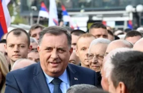 Bosnija atceļ aresta orderi: Milorada Dodika ceļš cauri tiesiskuma un separātisma spriedzei