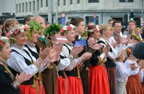 Bredforda kļūst par Eiropas latviešu kultūras centru: Trešie ELKS svētki startē ar vērienu